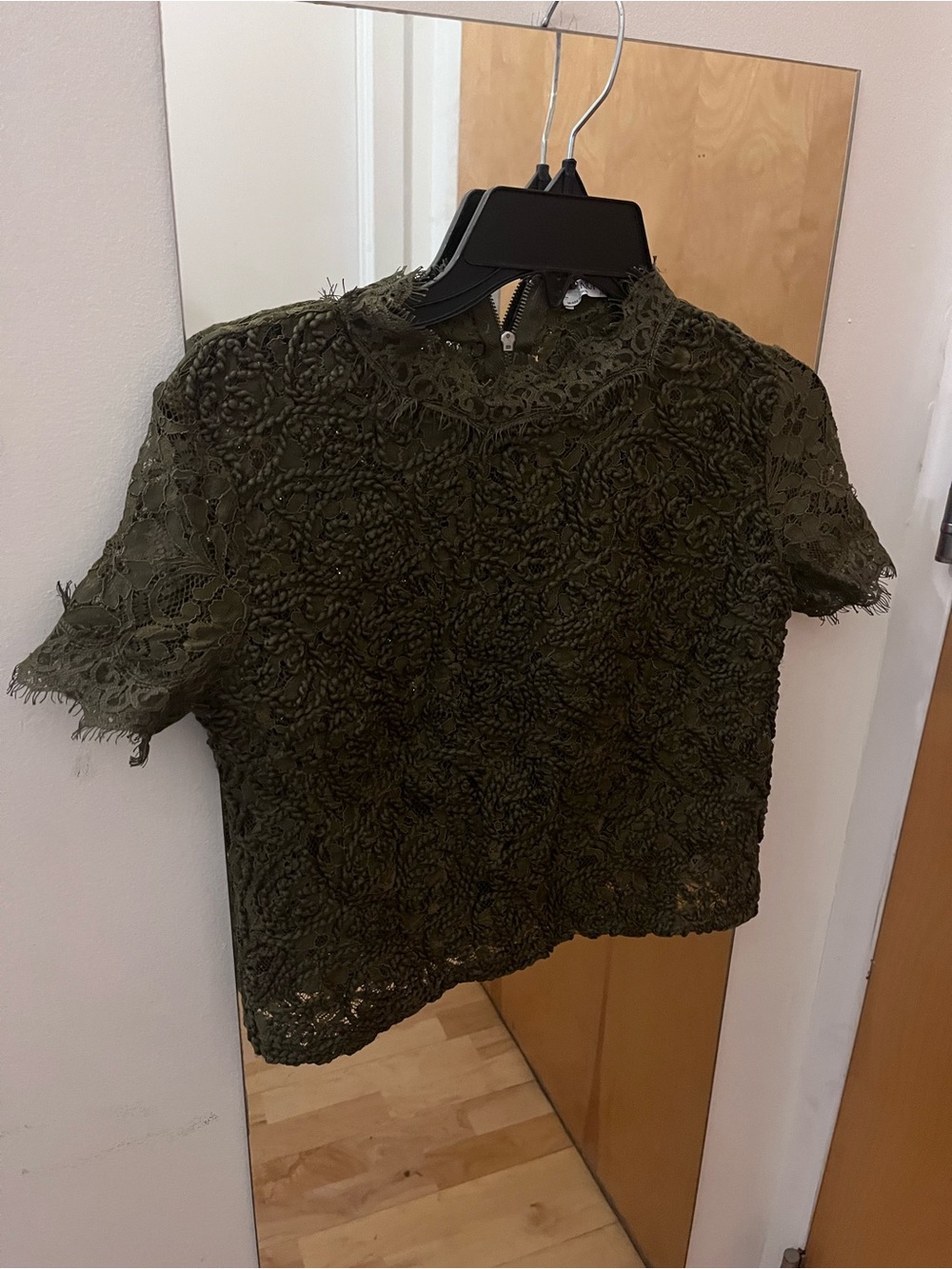 Zara Olive Lace Short-Sleeve Cropped Top with zipper back size small